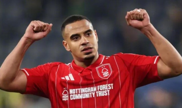 kaiyun.com-曼联紧急调整夏窗引援计划，重点考察诺丁汉森林中卫穆里略|利桑德罗-马丁内斯|罗伯托·马丁内斯|迈克尔-穆里略|名单|球队_新浪体育_新浪新闻